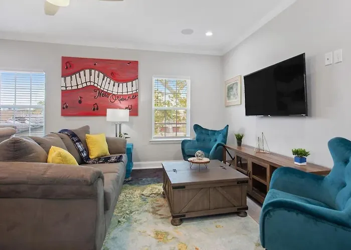 Exceptional Up-Class Living Near Superdome