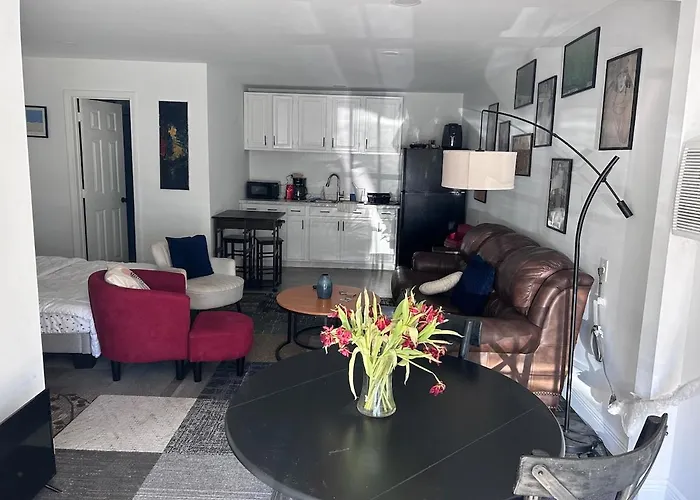 Cozy Studio Apt 10 Min From Everywhere In City
