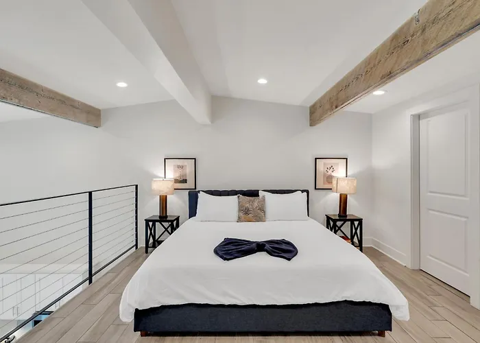 2 Bedroom Loft In The French Quarter
