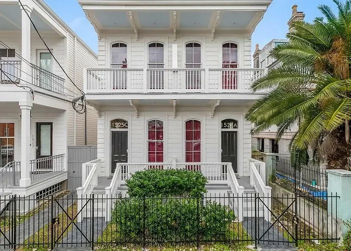 Fabulous Cottages With City Views