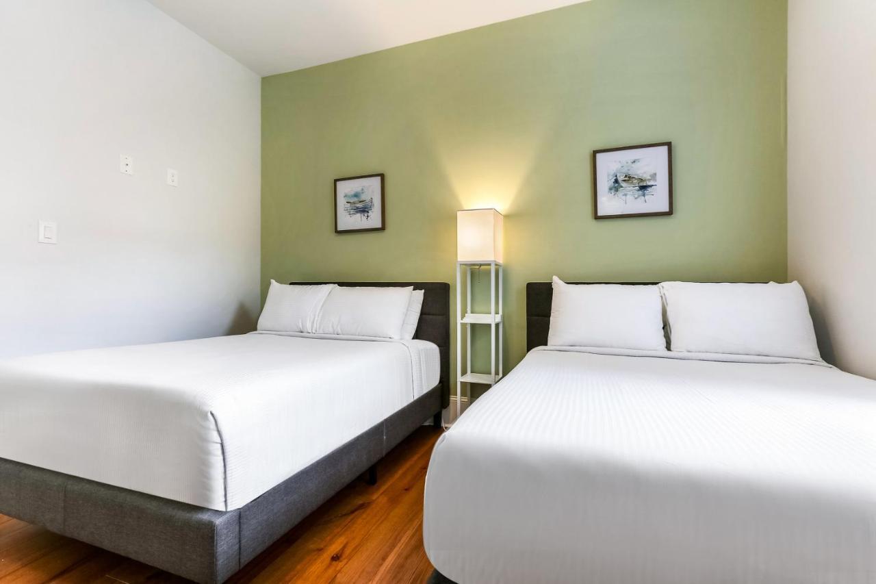 Hosteeva Spacious Ideal For Family Gatherings & Special Occasions