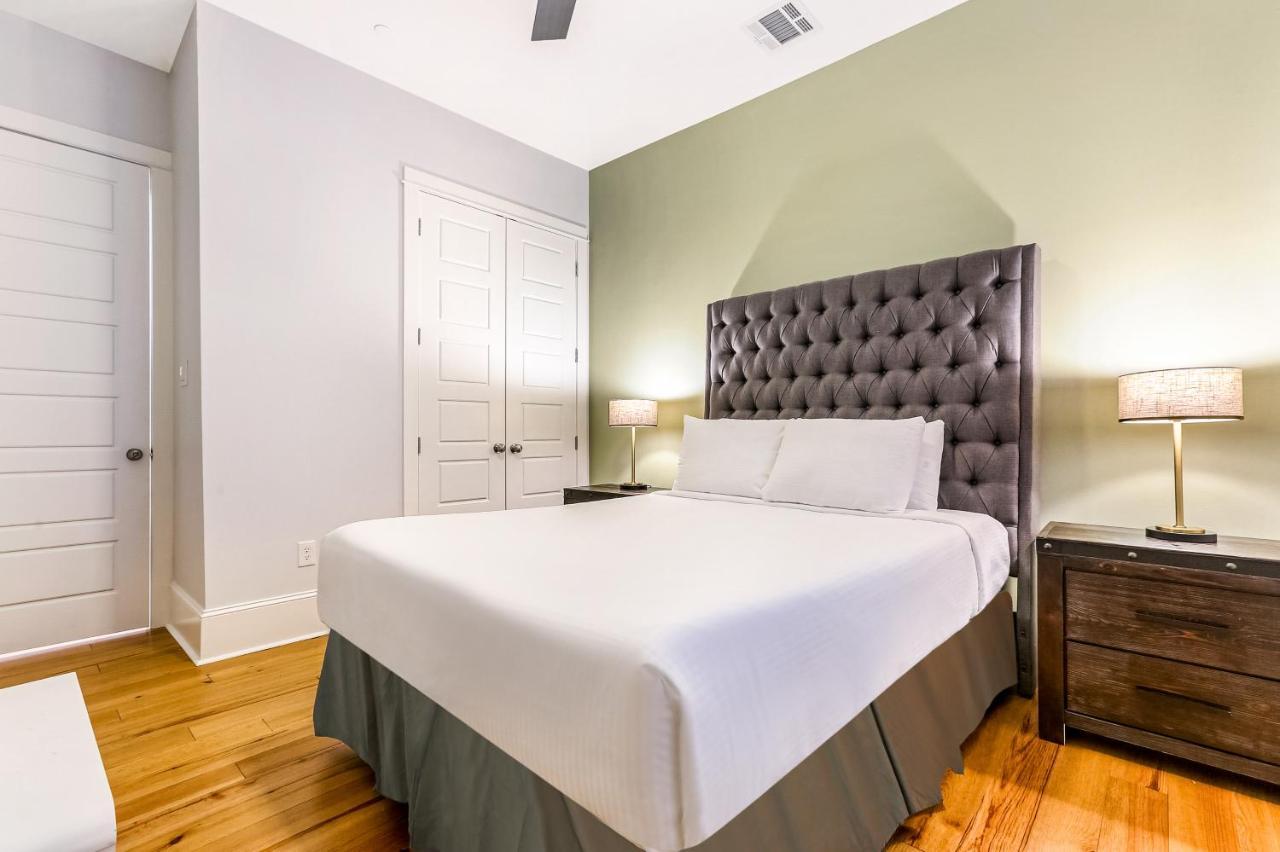 Stunning 4br-5br Near French Quarter Homes By Hosteeva Apartment *