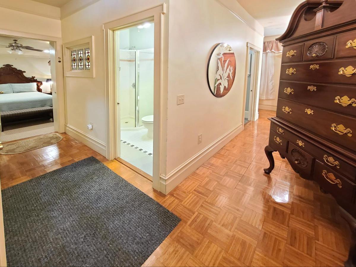 Bed & Breakfast Lions