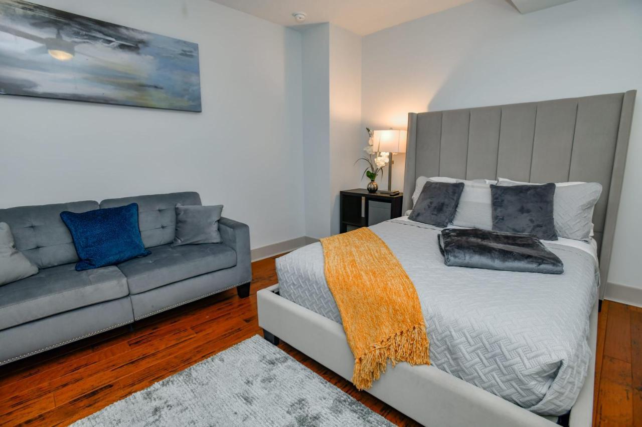 French Quarter Delight 12 *