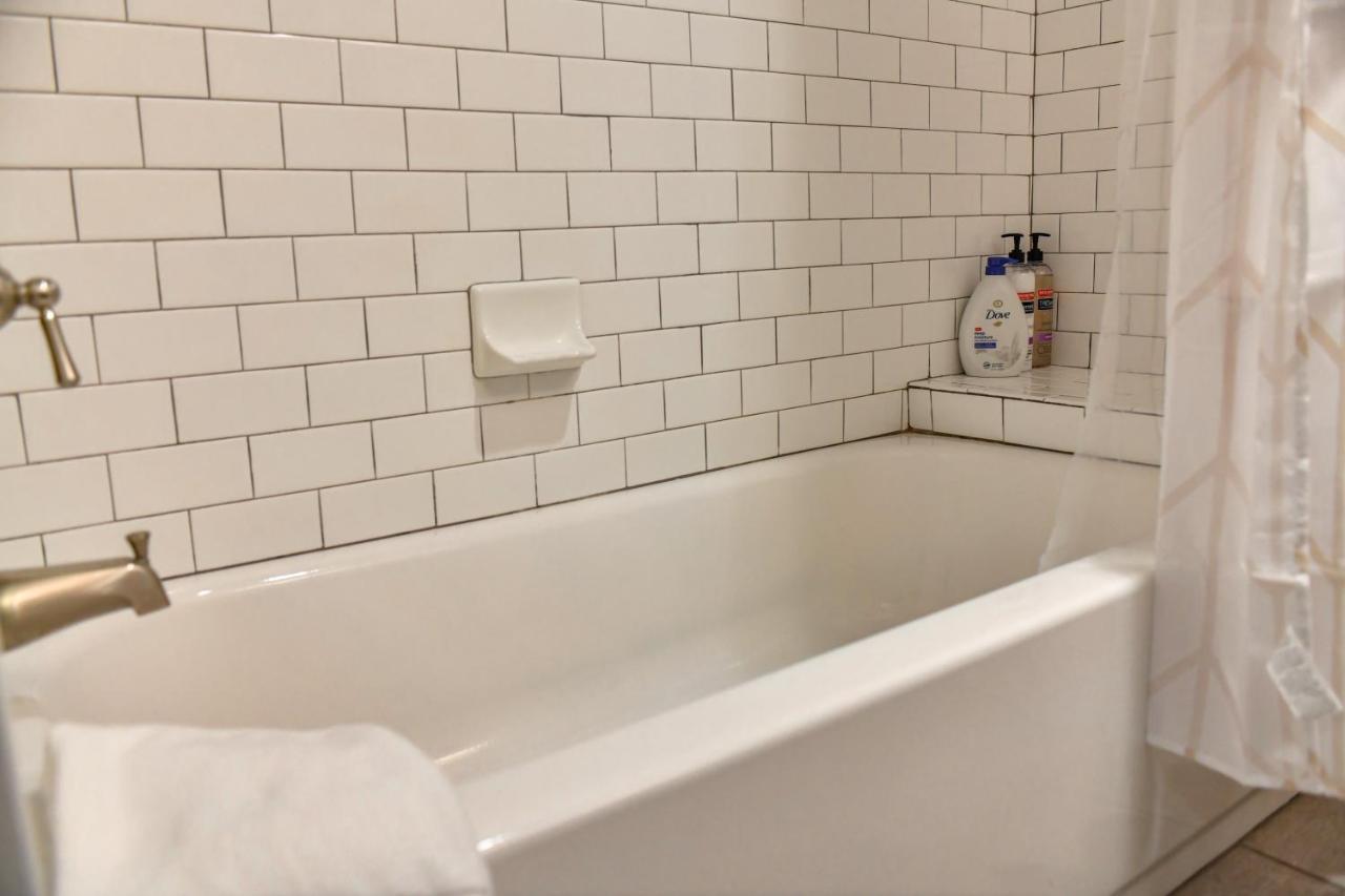 Apartment French Quarter Delight 12