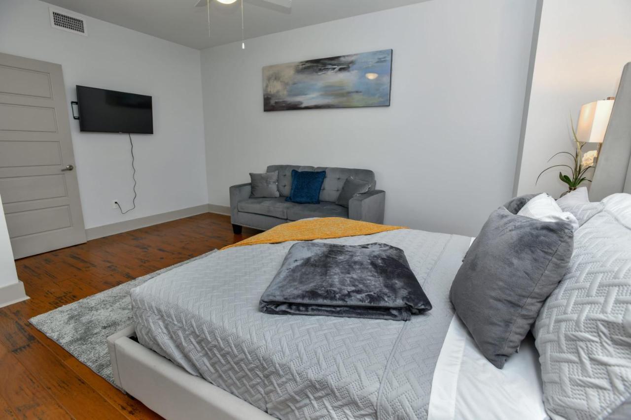 Apartment French Quarter Delight 12