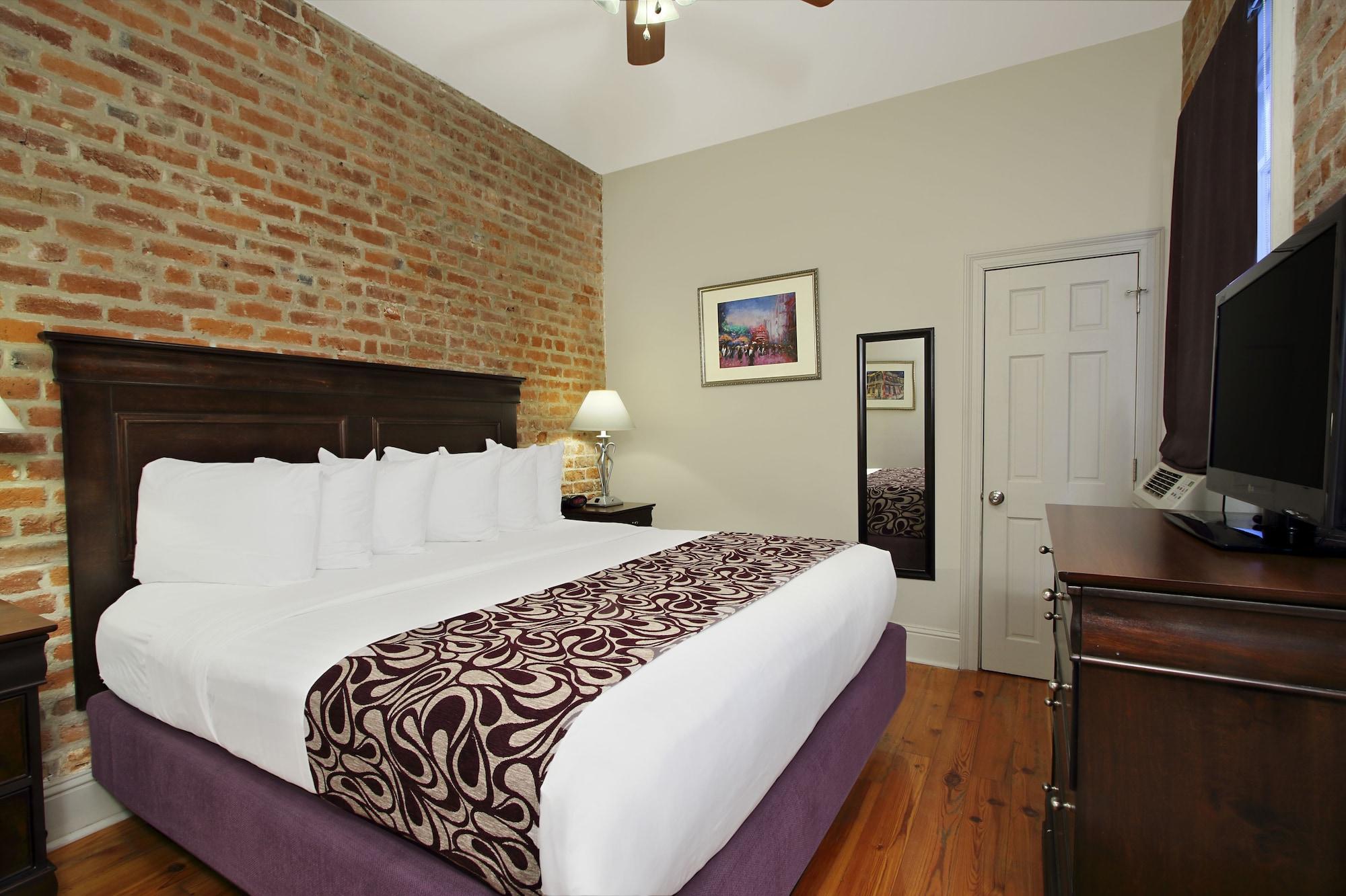 On St. Peter, A French Quarter 3* New Orleans