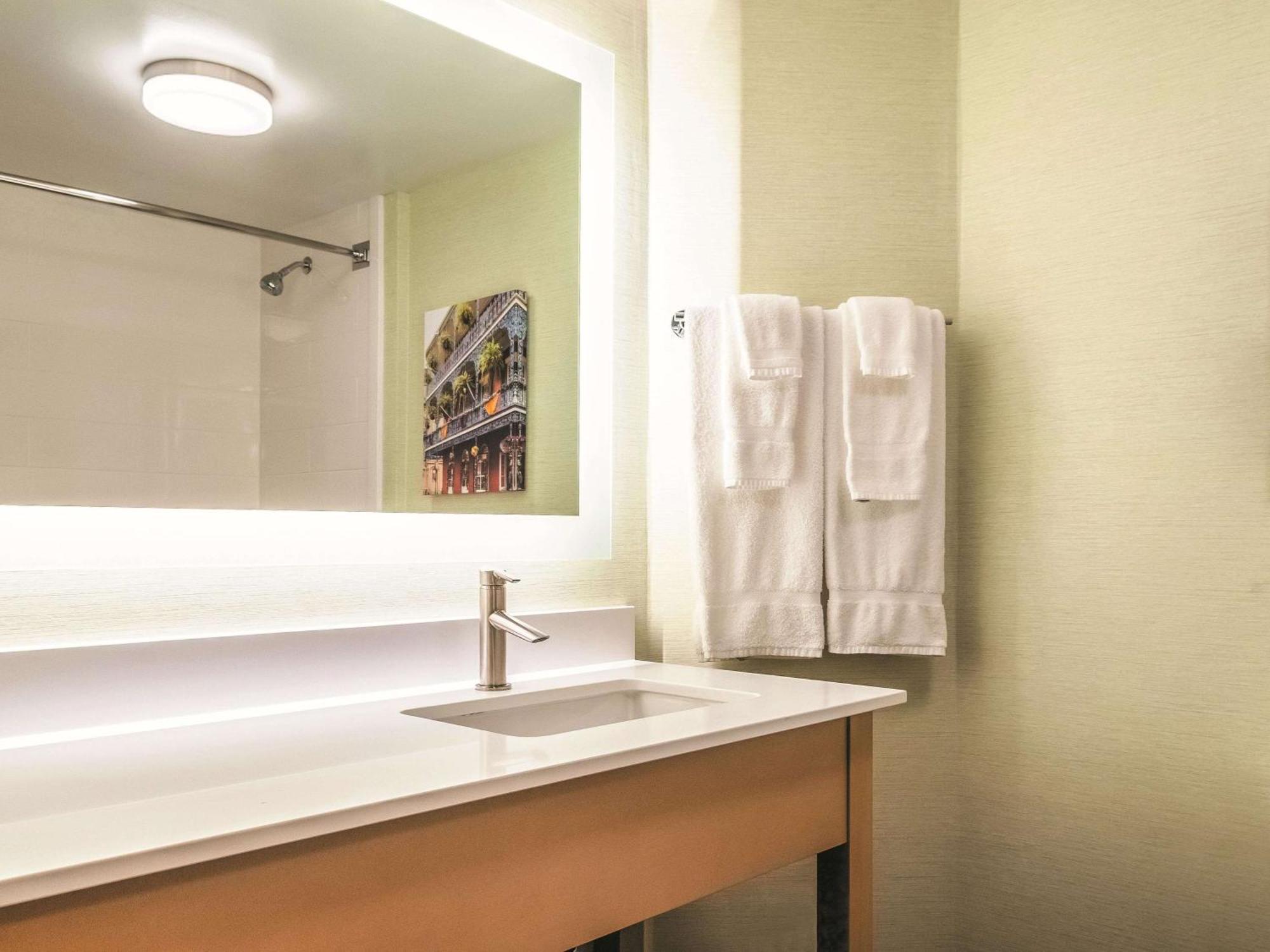 La Quinta & By Wyndham Downtown Hotel