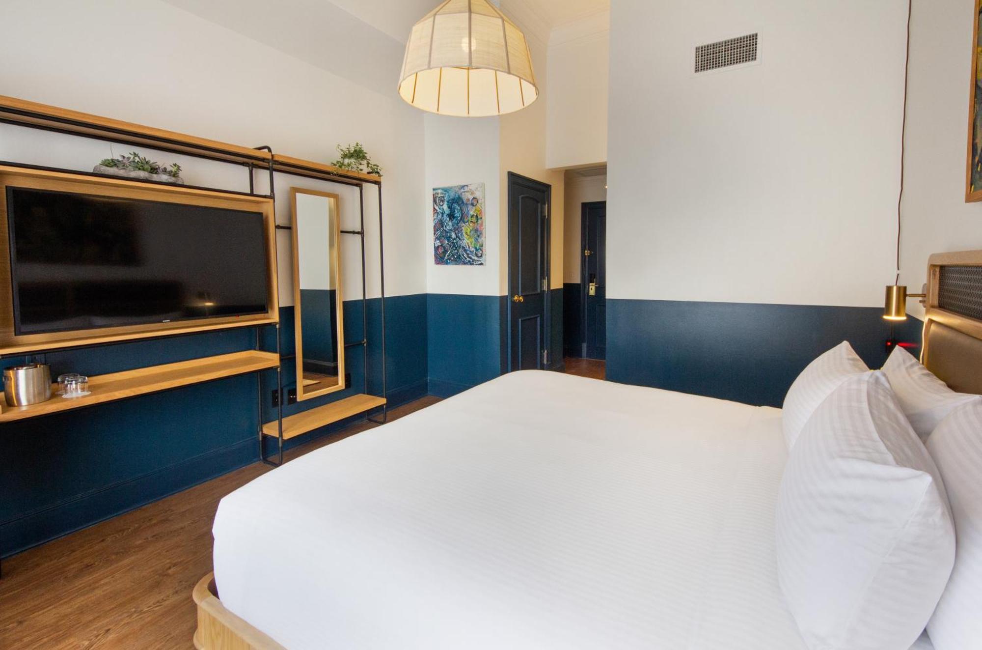 Theo New Orleans, Tapestry Collection By Hilton