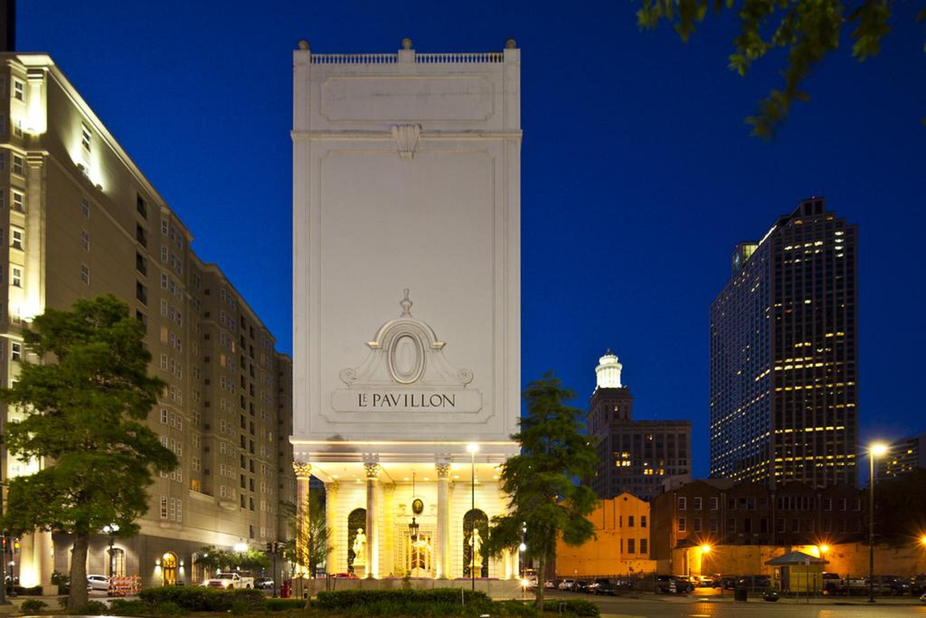 Le Pavillon, New Orleans, A Tribute Portfolio New Orleans