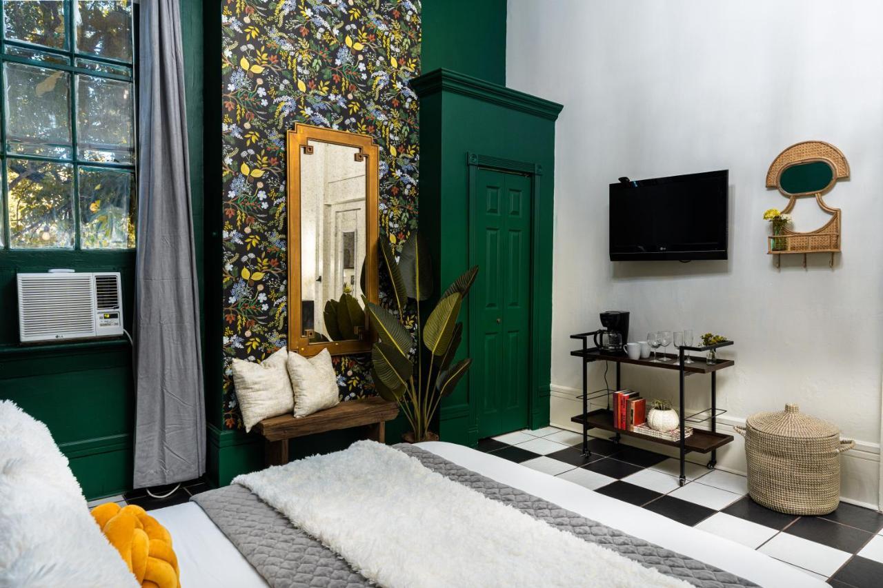 The Mansion On Royal Hotel 3*