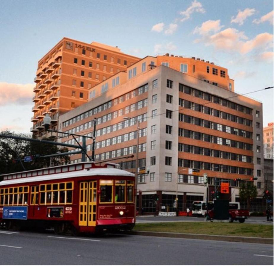 Pet-friendly Vibrant Near French Quarter Apartment New Orleans