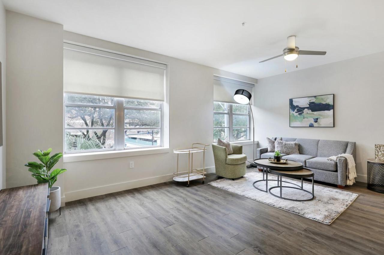 Modern & Fully Furnished In The Heart Of The Apartment