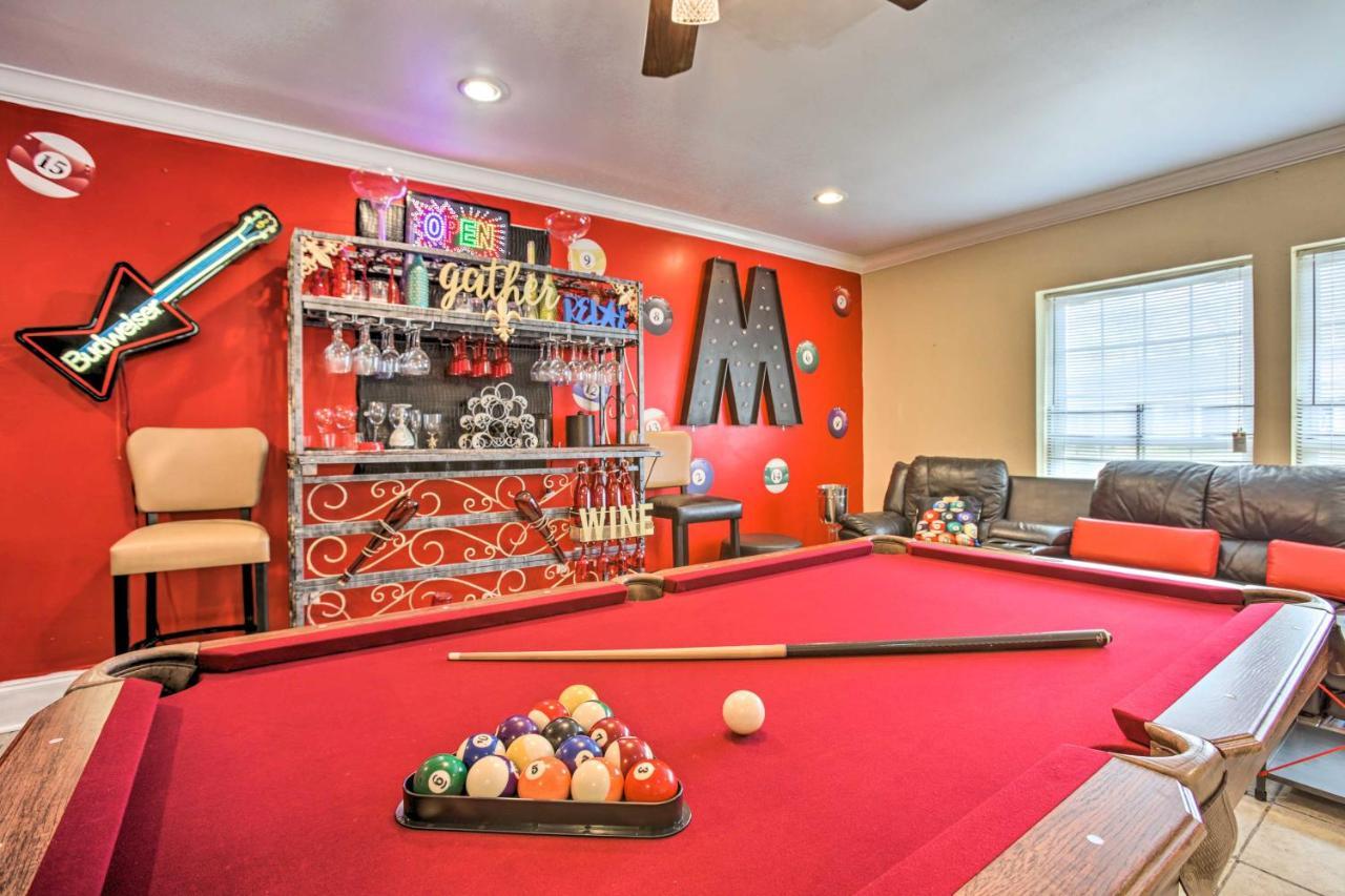 Major Manor With Pool And Game Holiday home *