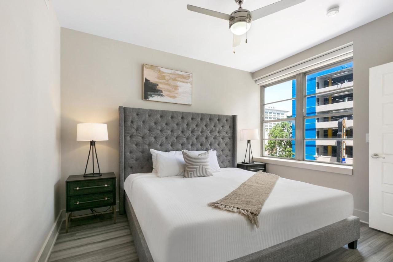 Amazing 4-bedroom Haven In The Heart Of Apartment