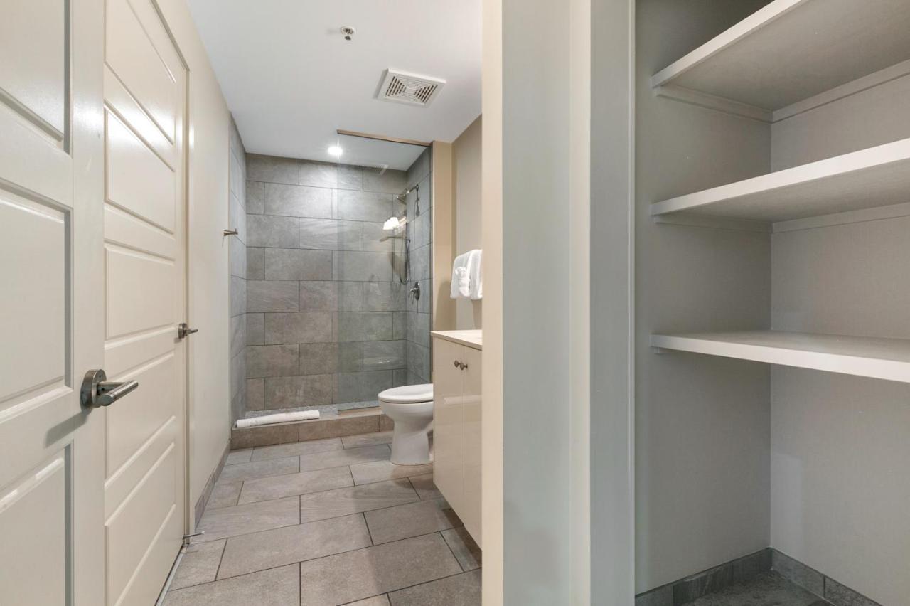 Chic Elegance In The Heart Of Nola 4-bedroom Oasis Awaits Apartment