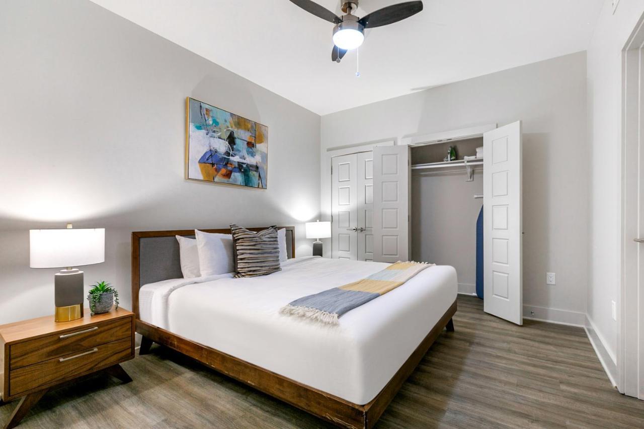 Chic Elegance In The Heart Of Nola 4-bedroom Oasis Awaits