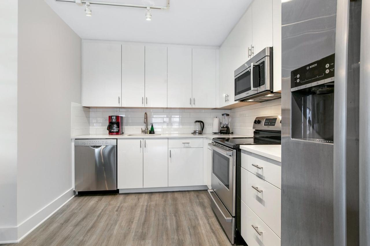 Chic Elegance In The Heart Of Nola 4-bedroom Oasis Awaits *