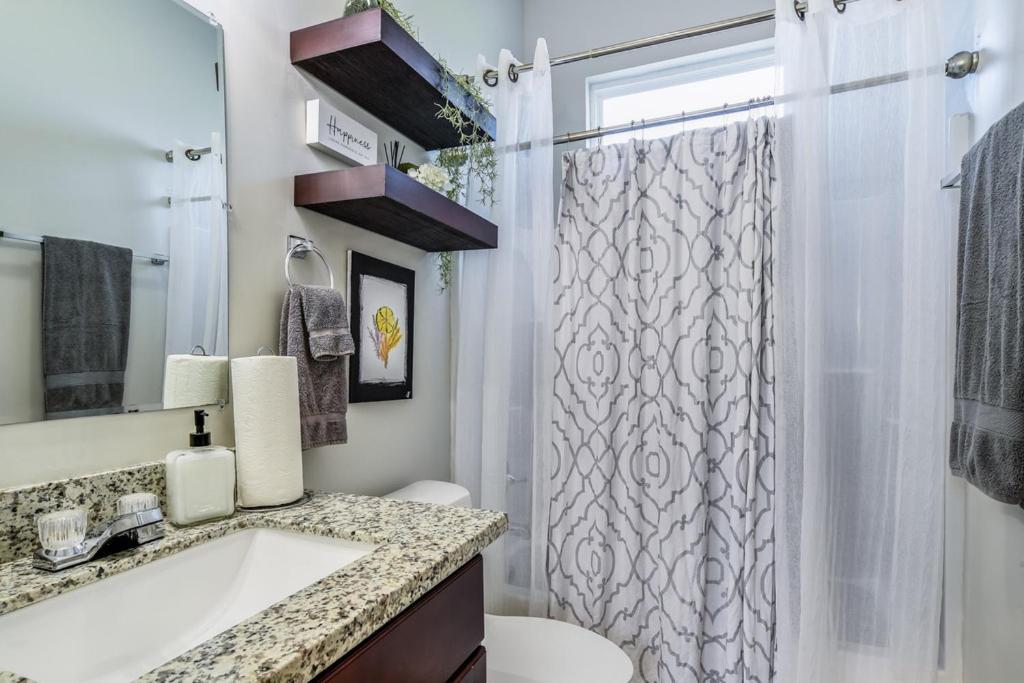 Contemporary, Nestled In The Heart Of The City! New Orleans