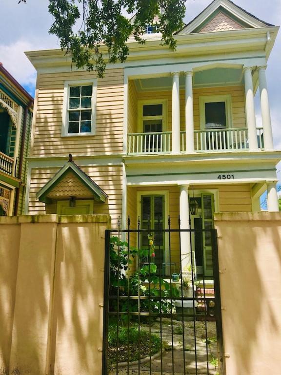 The Elisabeth House Canal St Dollhouse, 6 Bedroom Streetcar Sleeps 14! * New Orleans