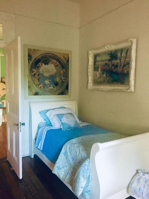 The Elisabeth House Canal St Dollhouse, 6 Bedroom Streetcar Sleeps 14! New Orleans