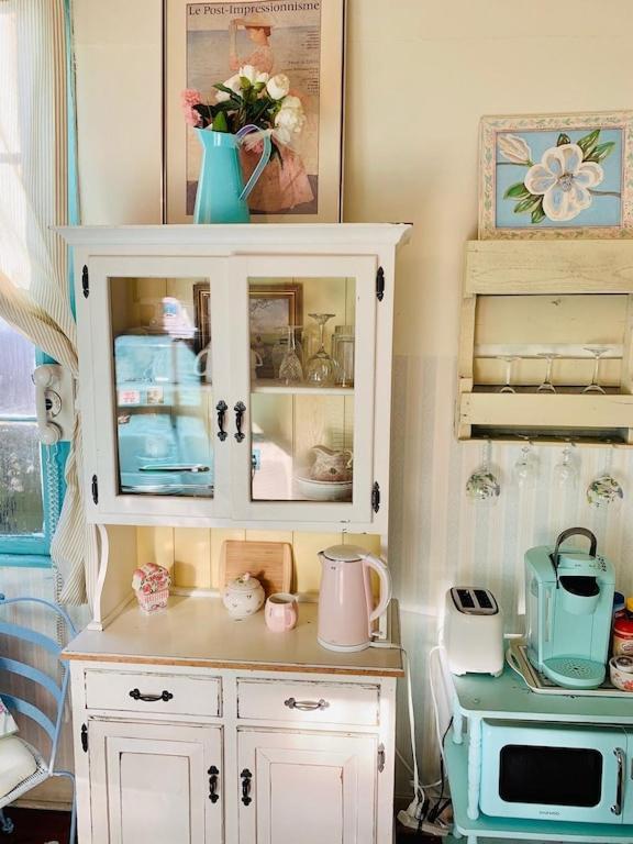 The Elisabeth House Canal St Dollhouse, 6 Bedroom Streetcar Sleeps 14!