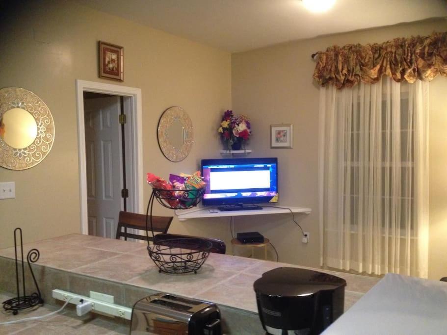 Cozy 3bdr 2bth 1st Floor Unit Apartment New Orleans