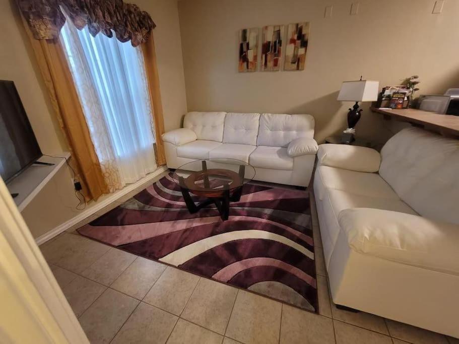 Apartment Cozy 3bdr 2bth 1st Floor Unit *