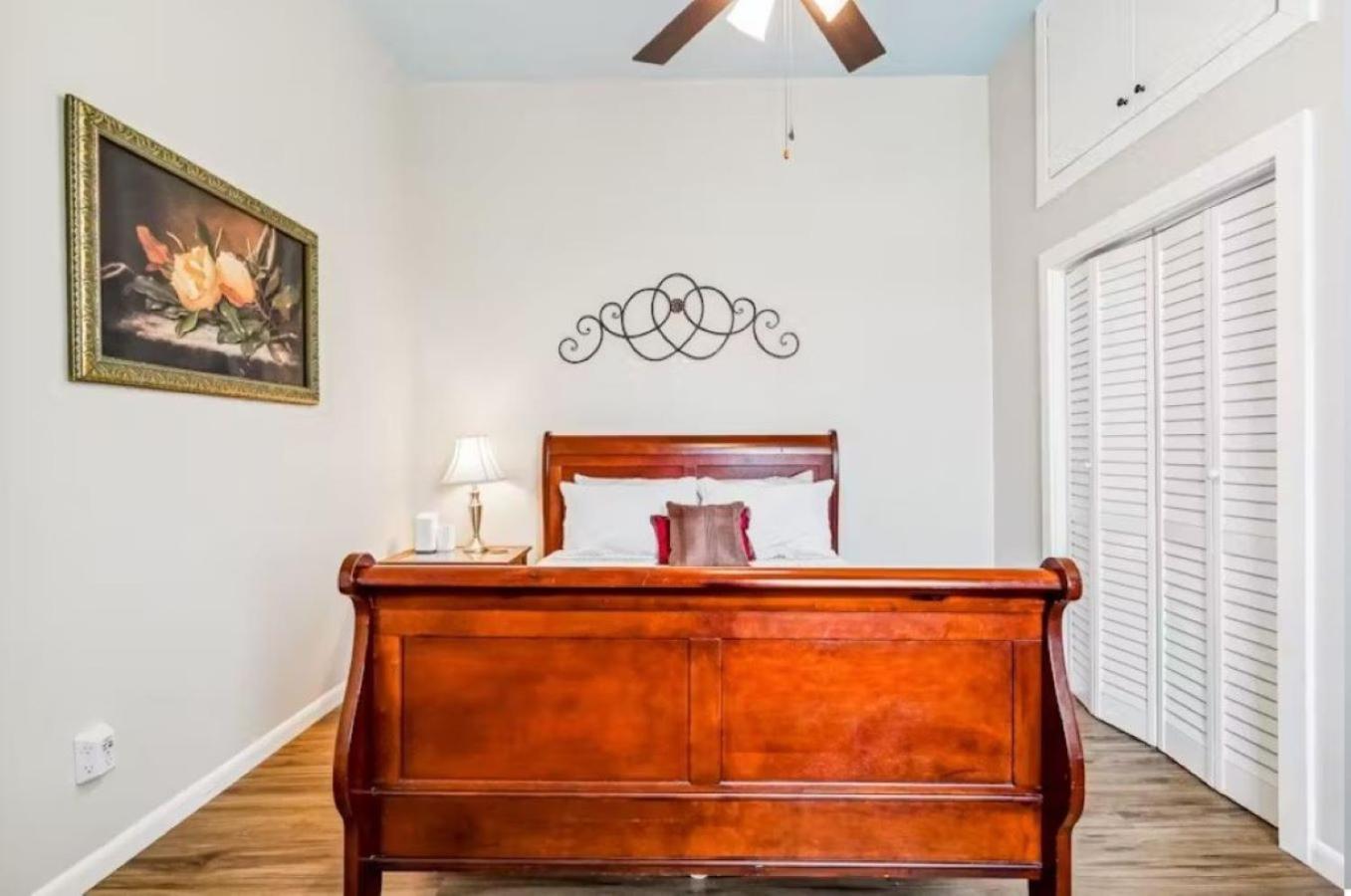Penthouse On Claiborne Apartment *