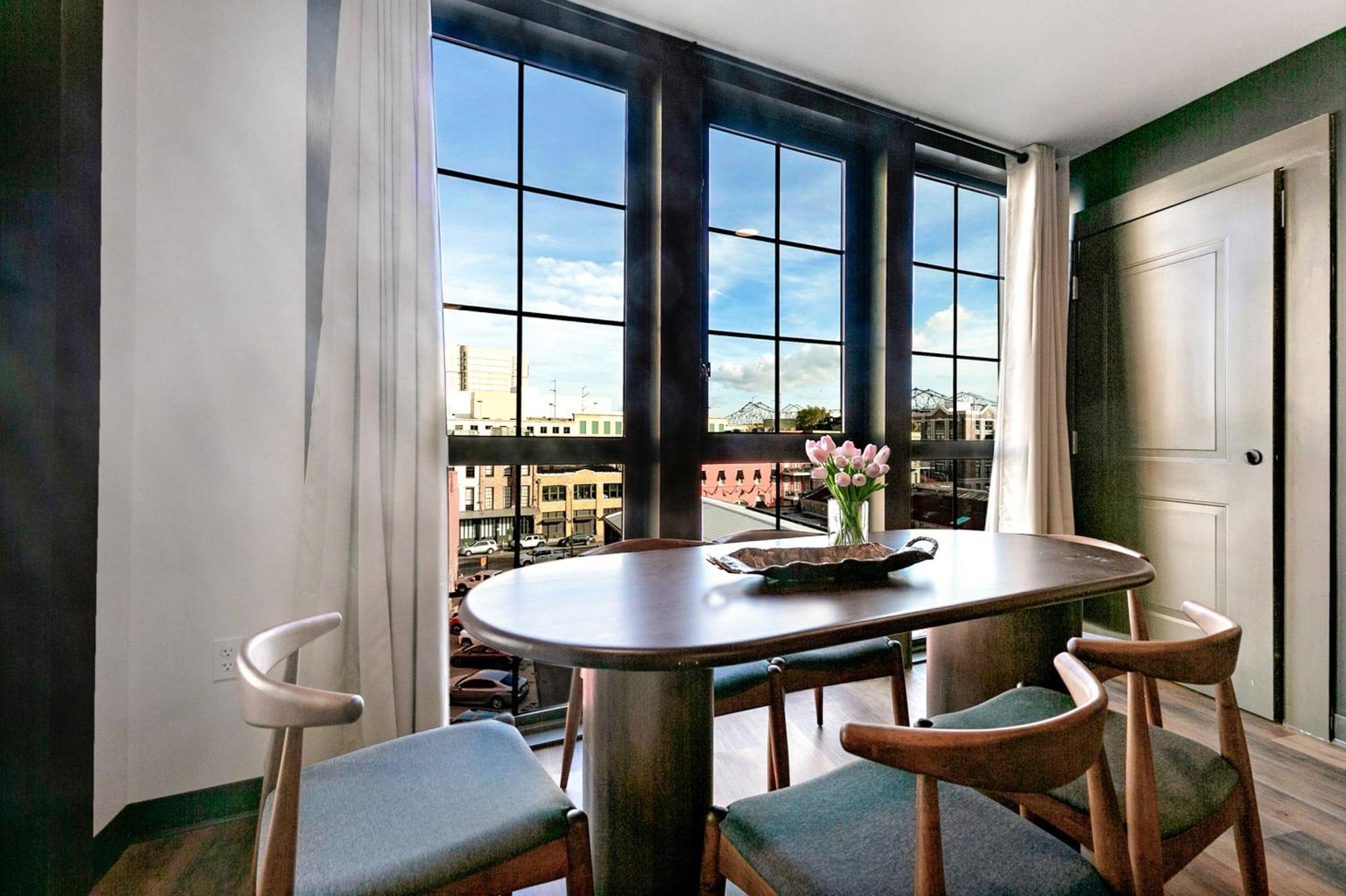 The Pelican By Hosteeva New Orleans