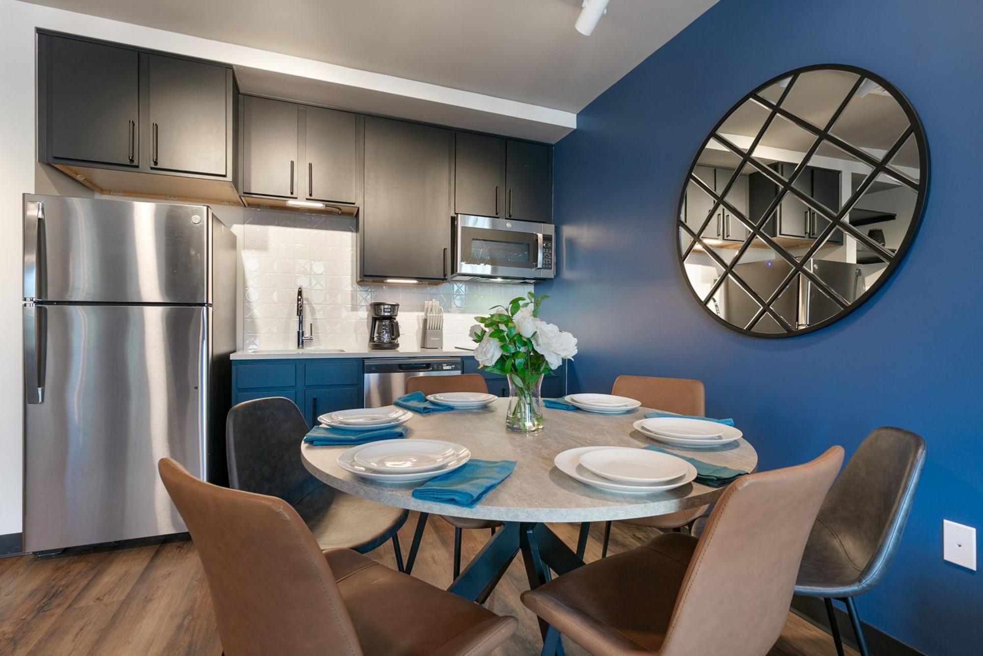 The Pelican By Hosteeva Apartment