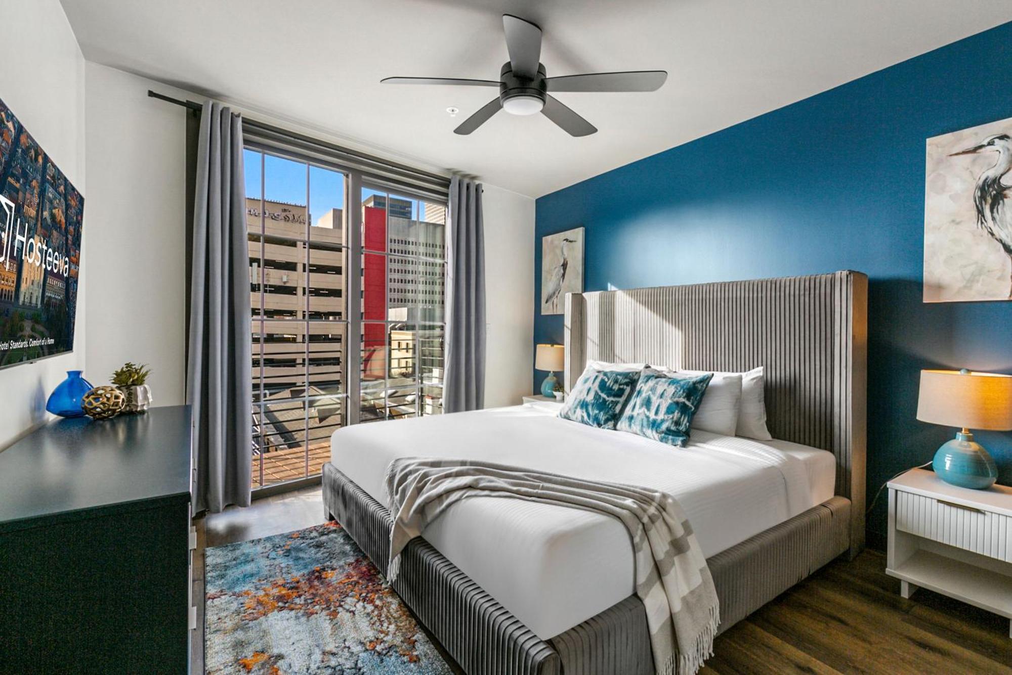 The Pelican By Hosteeva * New Orleans