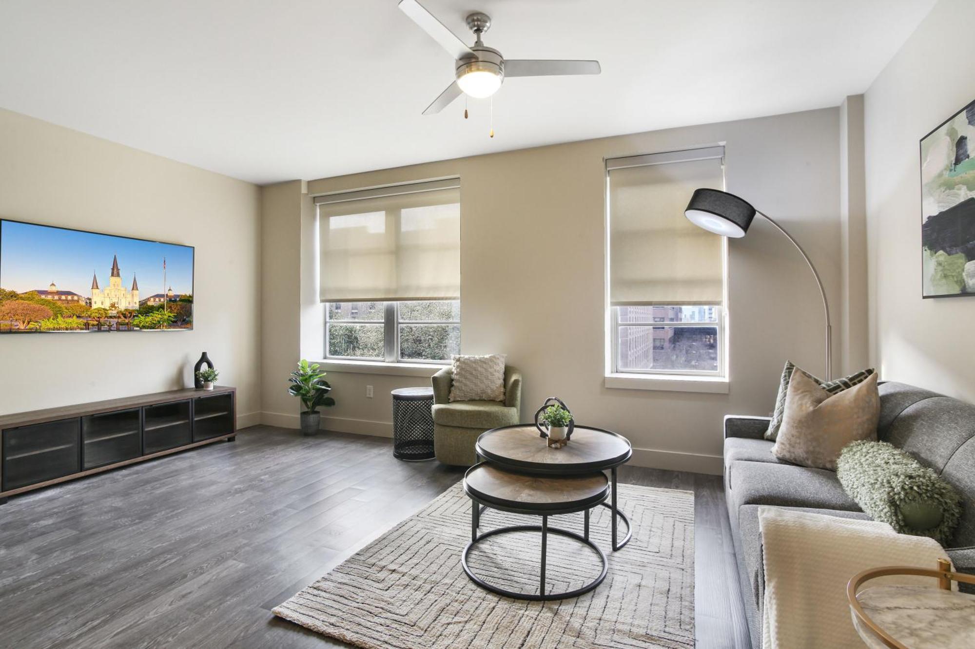 Upscale And Penthouses Close To Canal And Bourbon St *