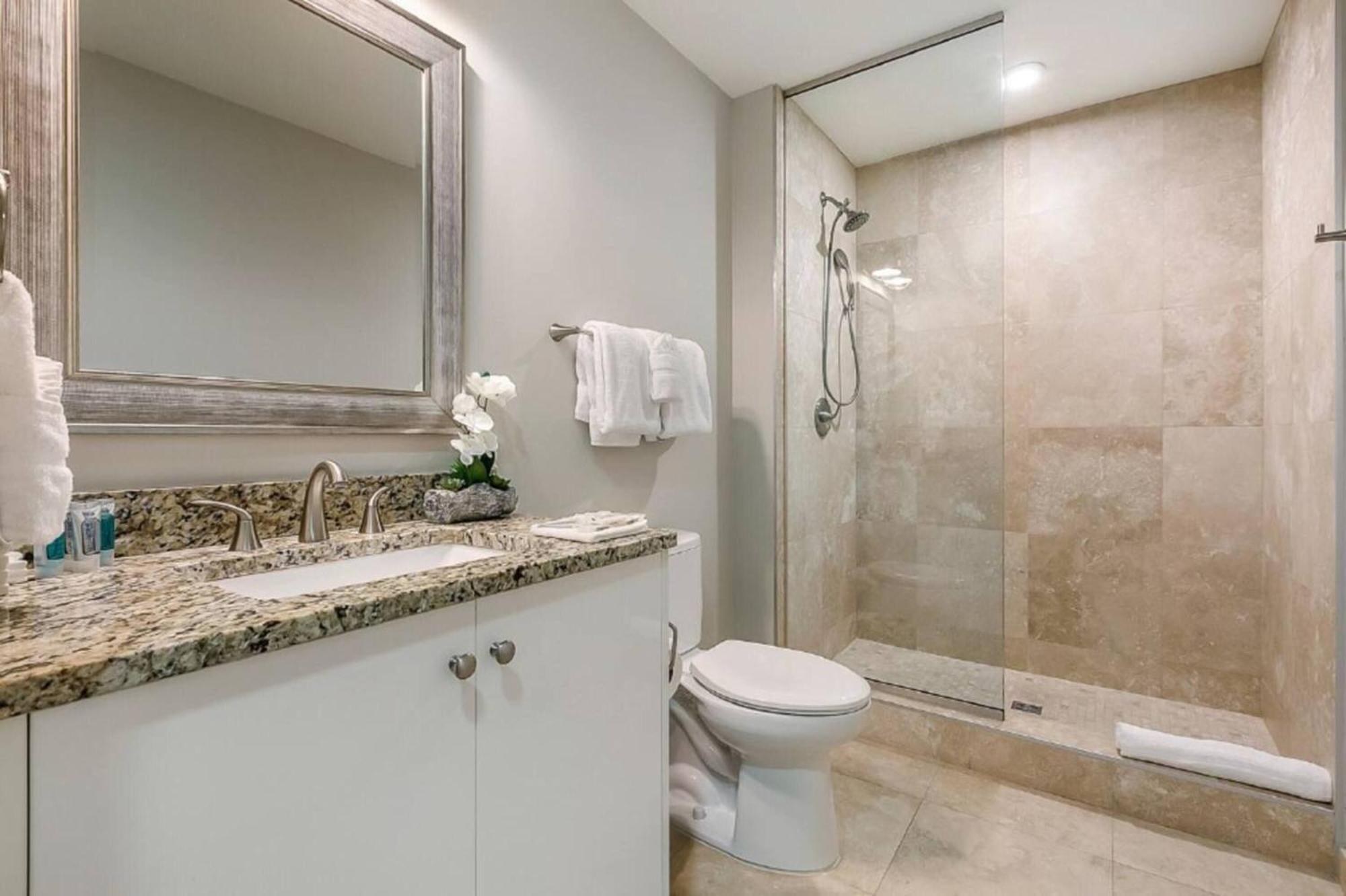 Upscale And Penthouses Close To Canal And Bourbon St Apartment