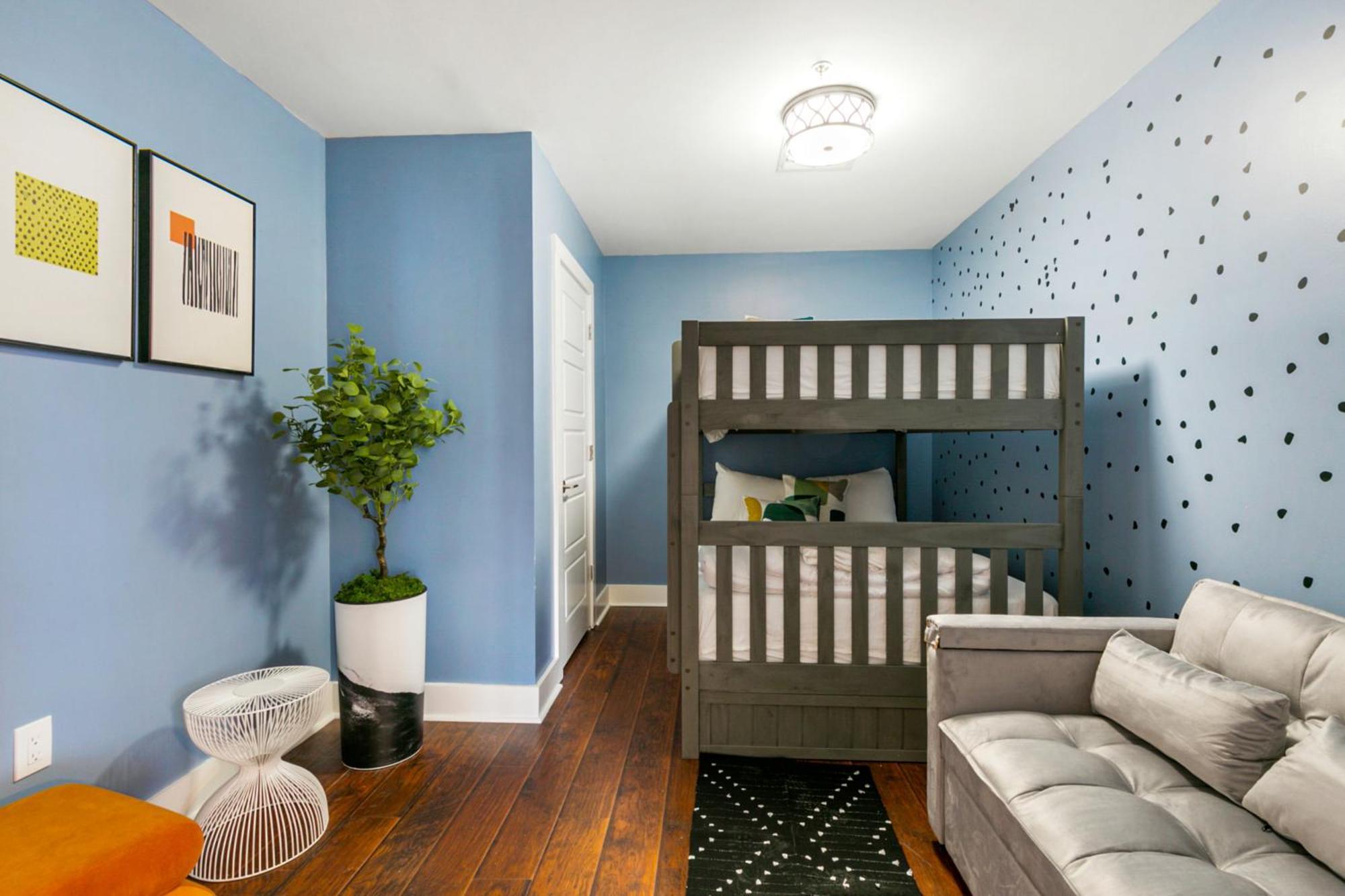 Nola's Finest: 4-bedroom Luxury Apartment New Orleans