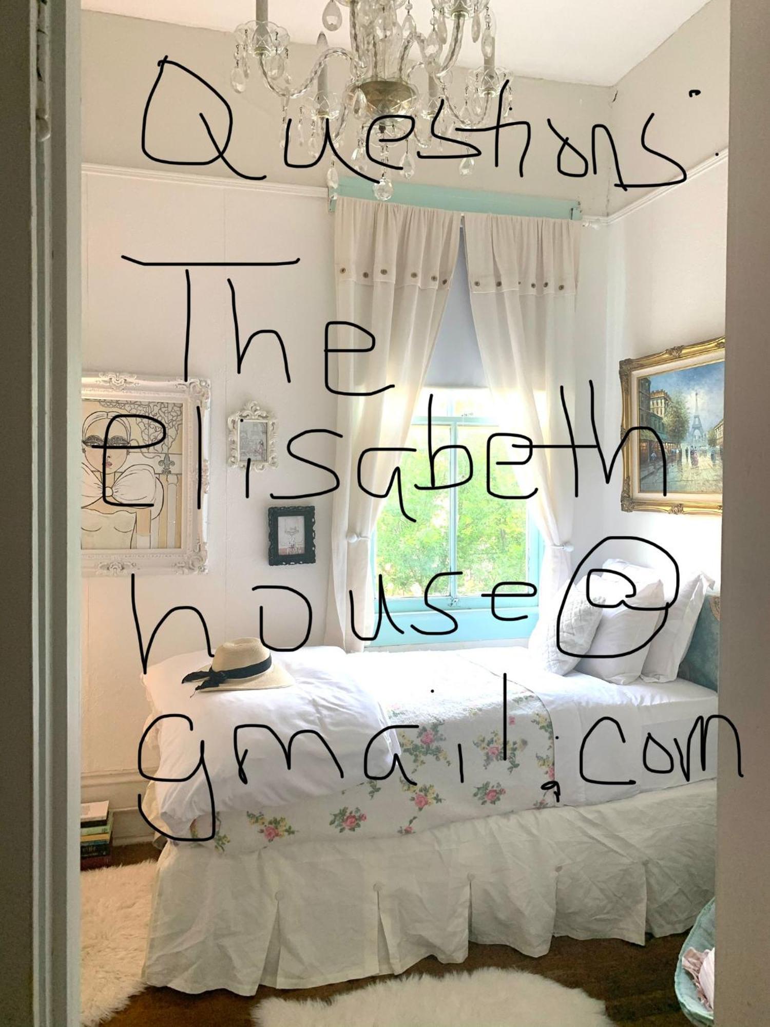 The Elisabeth House Canal St Dollhouse, 6 Bedroom Streetcar Sleeps 14! * New Orleans