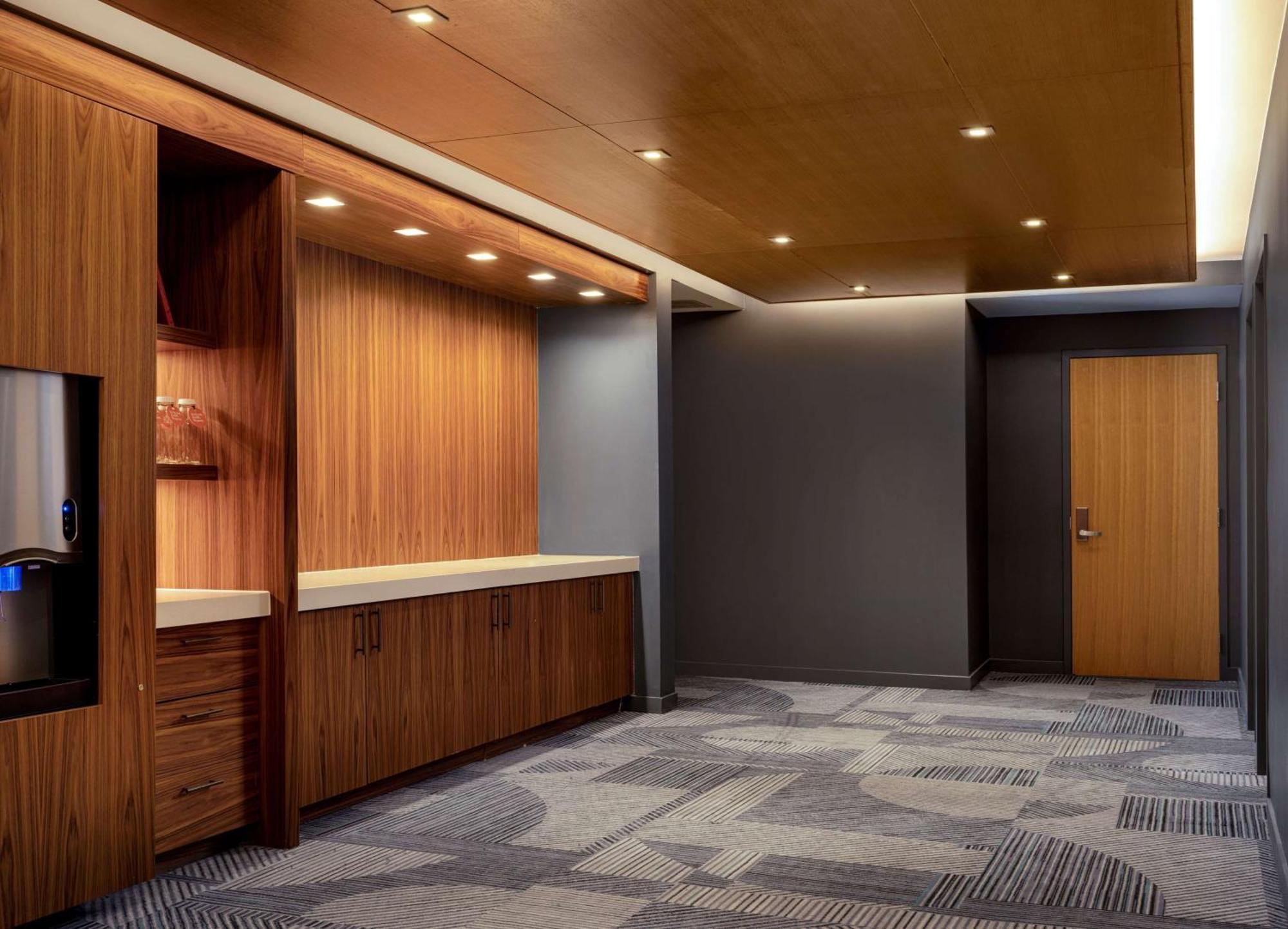 Hotel Canopy By Hilton Downtown New Orleans