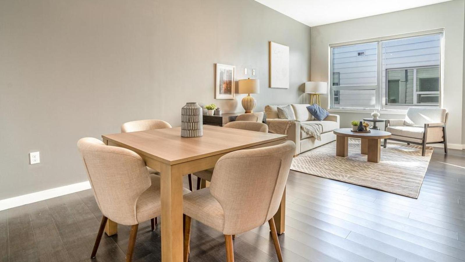Apartment Landing Modern With Amazing Amenities New Orleans