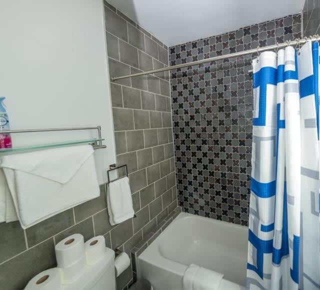 Amazing Modern 5 Bedroom Next To French Qt & Bourbon Bed & Breakfast