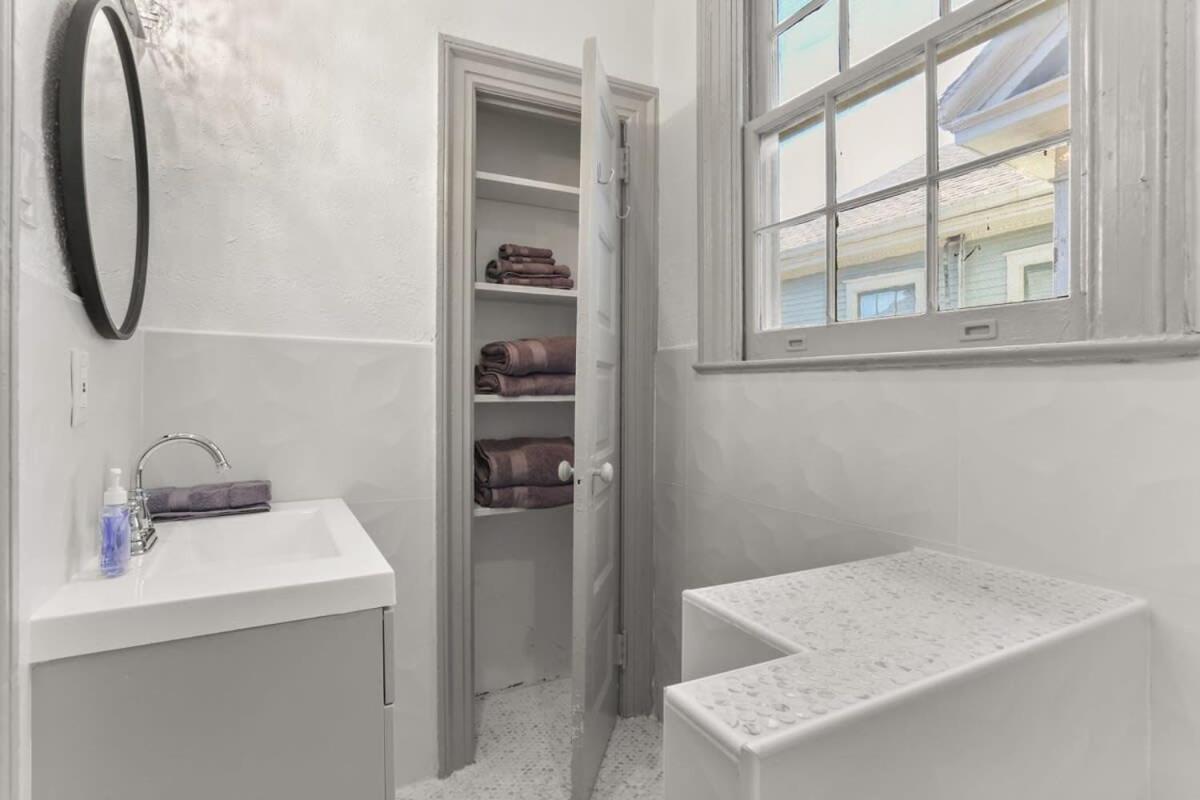 Holiday home Spacious Mid 1bd On The Canal Streetcar Line *