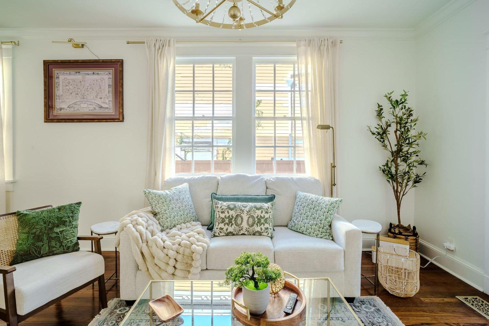 Holiday home Chic & - Renovated Gem With Gated Parking New Orleans