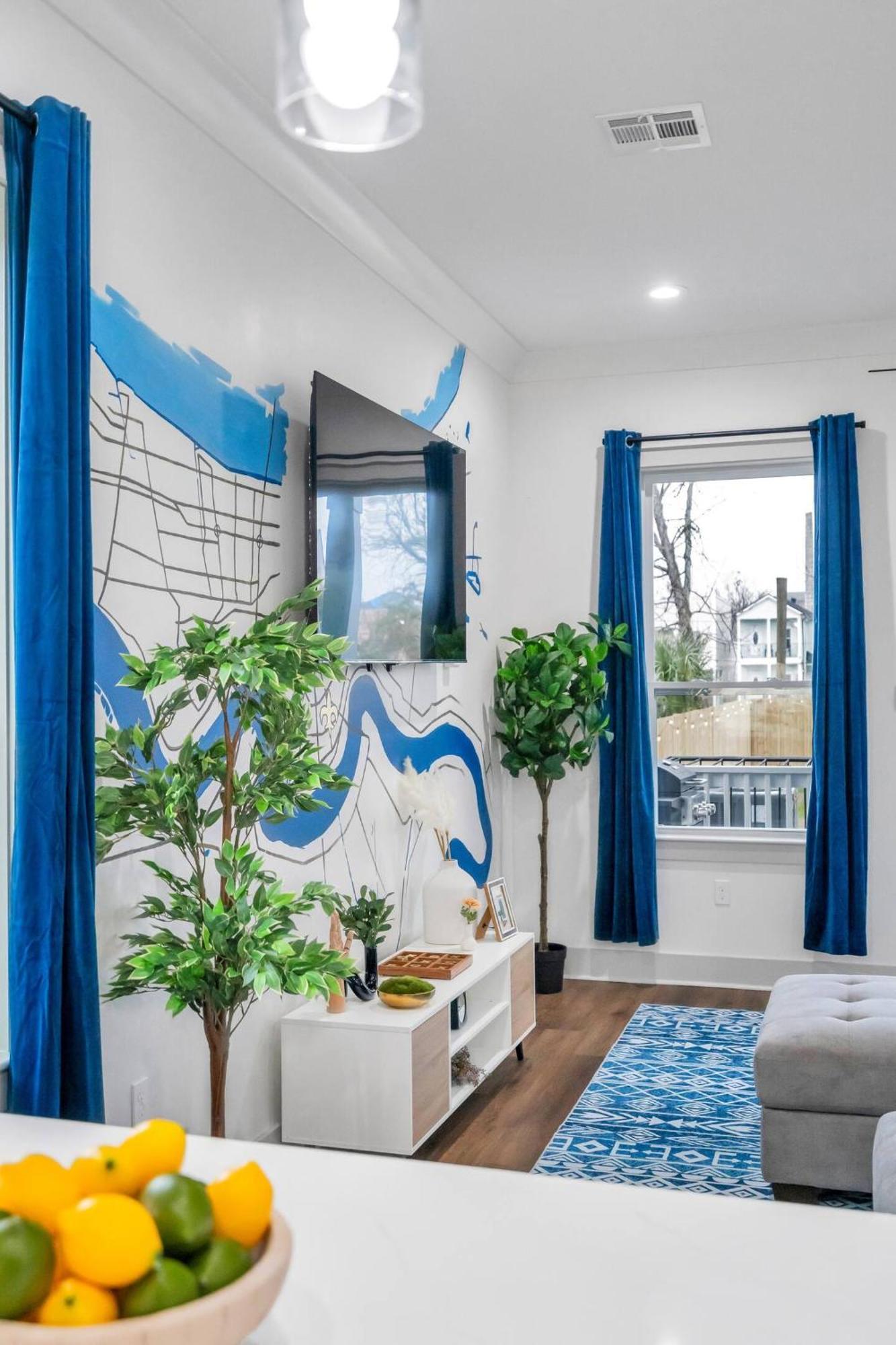 Luxe 3br Huge Backyard & Balcony, Walk To Dome Holiday home New Orleans