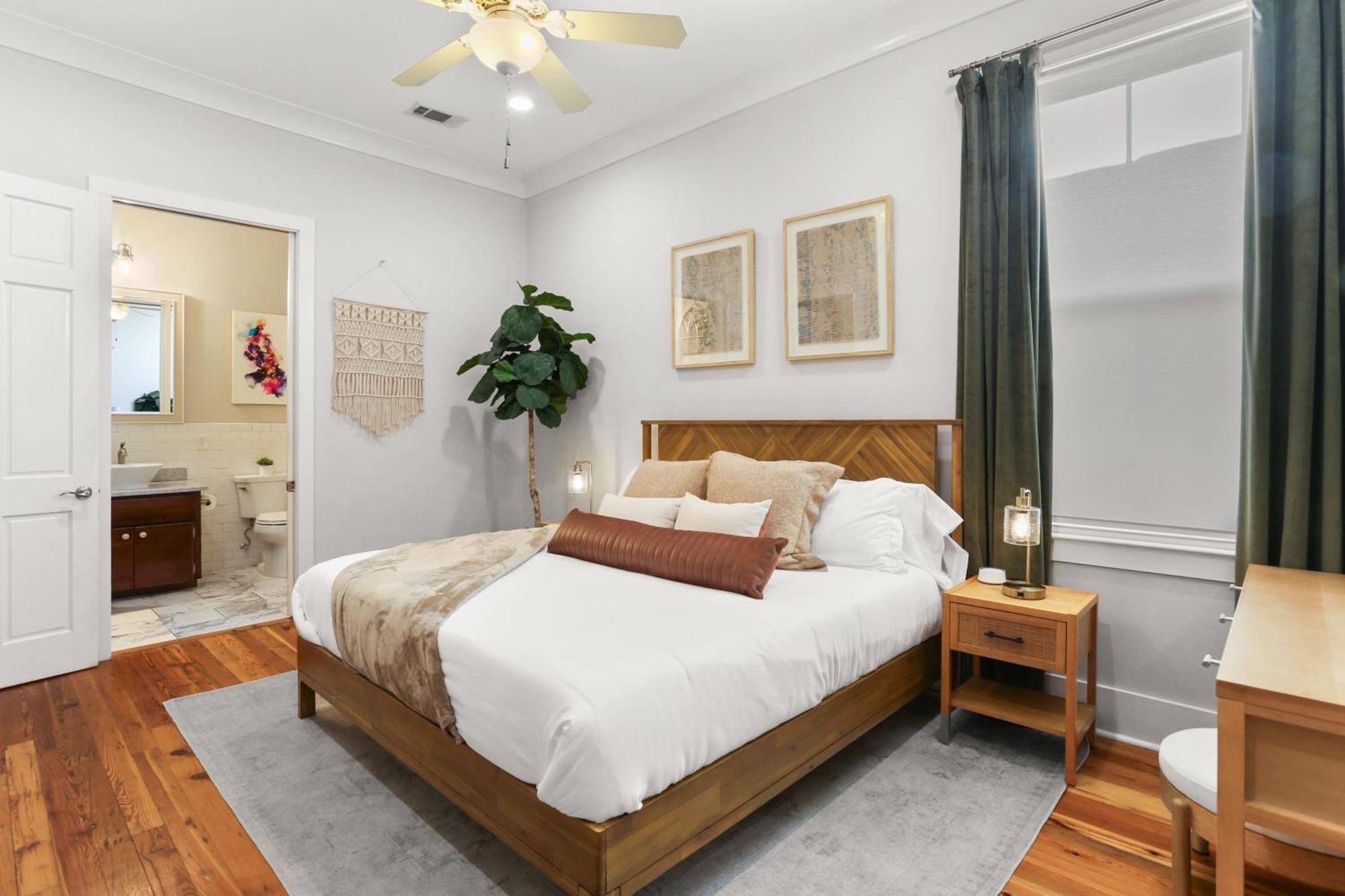 Holiday home Upscale 3 Bed 2 Bath Private In Uptown New Orleans! Close To Magazine Street, Universities, & French Quarter New Orleans