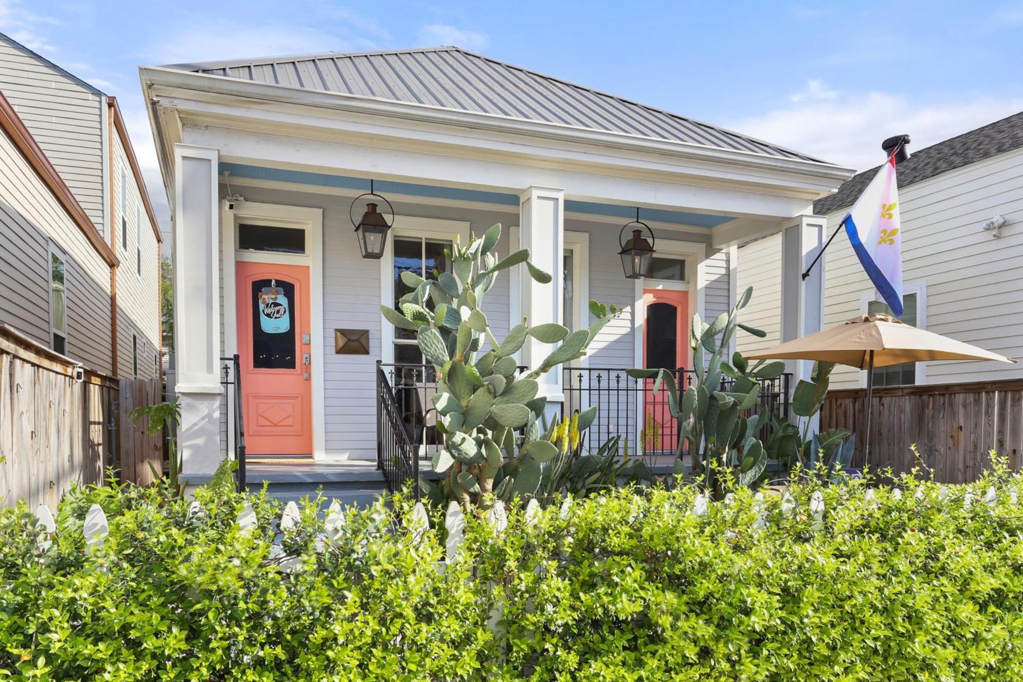 Upscale 3 Bed 2 Bath Private In Uptown New Orleans! Close To Magazine Street, Universities, & French Quarter Holiday home New Orleans