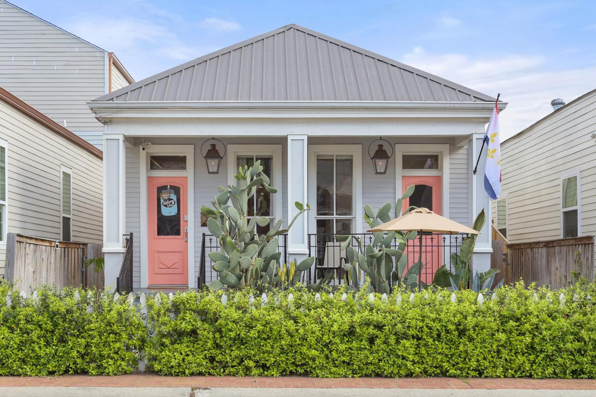 Upscale 3 Bed 2 Bath Private In Uptown New Orleans! Close To Magazine Street, Universities, & French Quarter * New Orleans