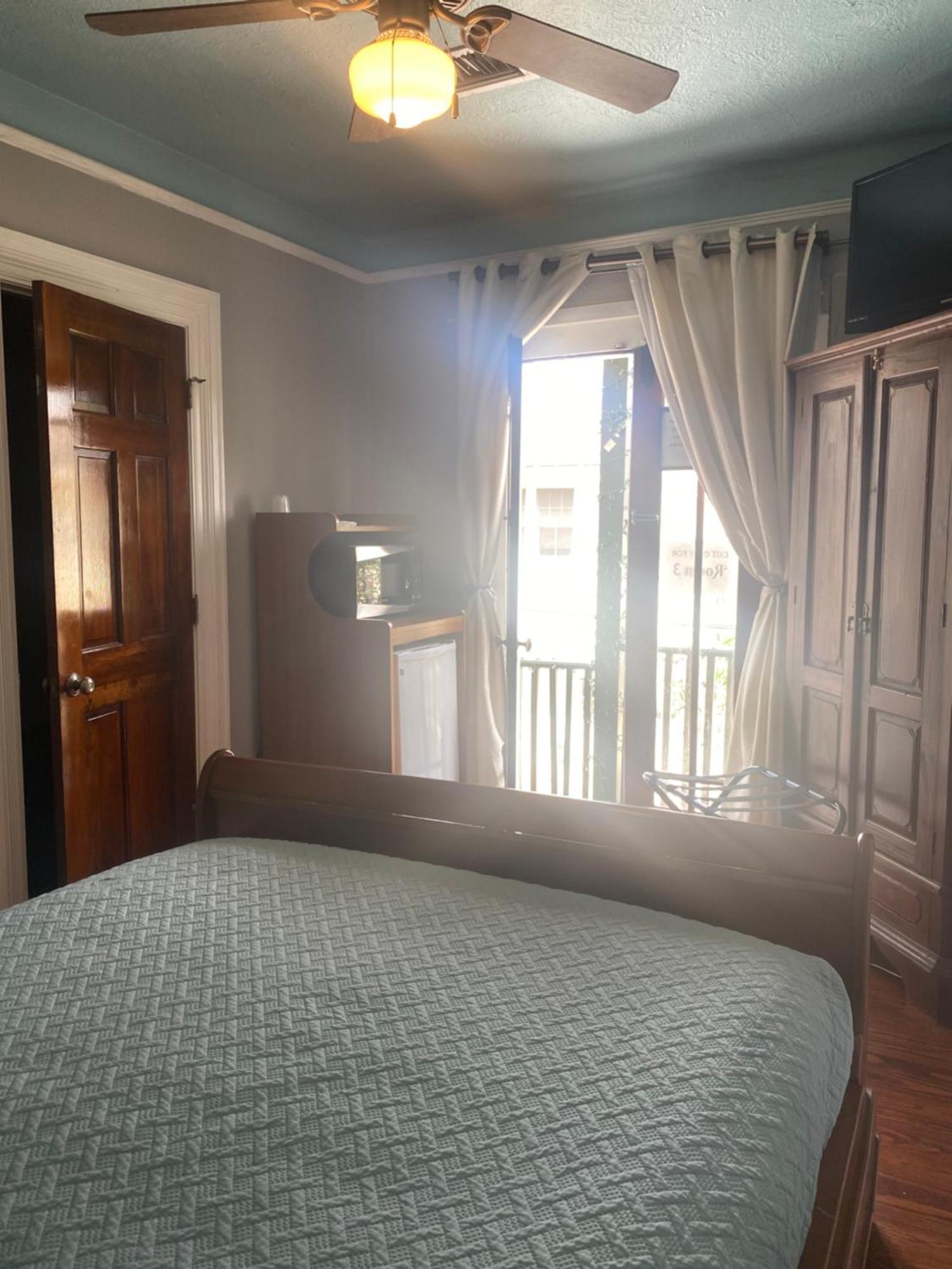 Bed & Breakfast Balcony