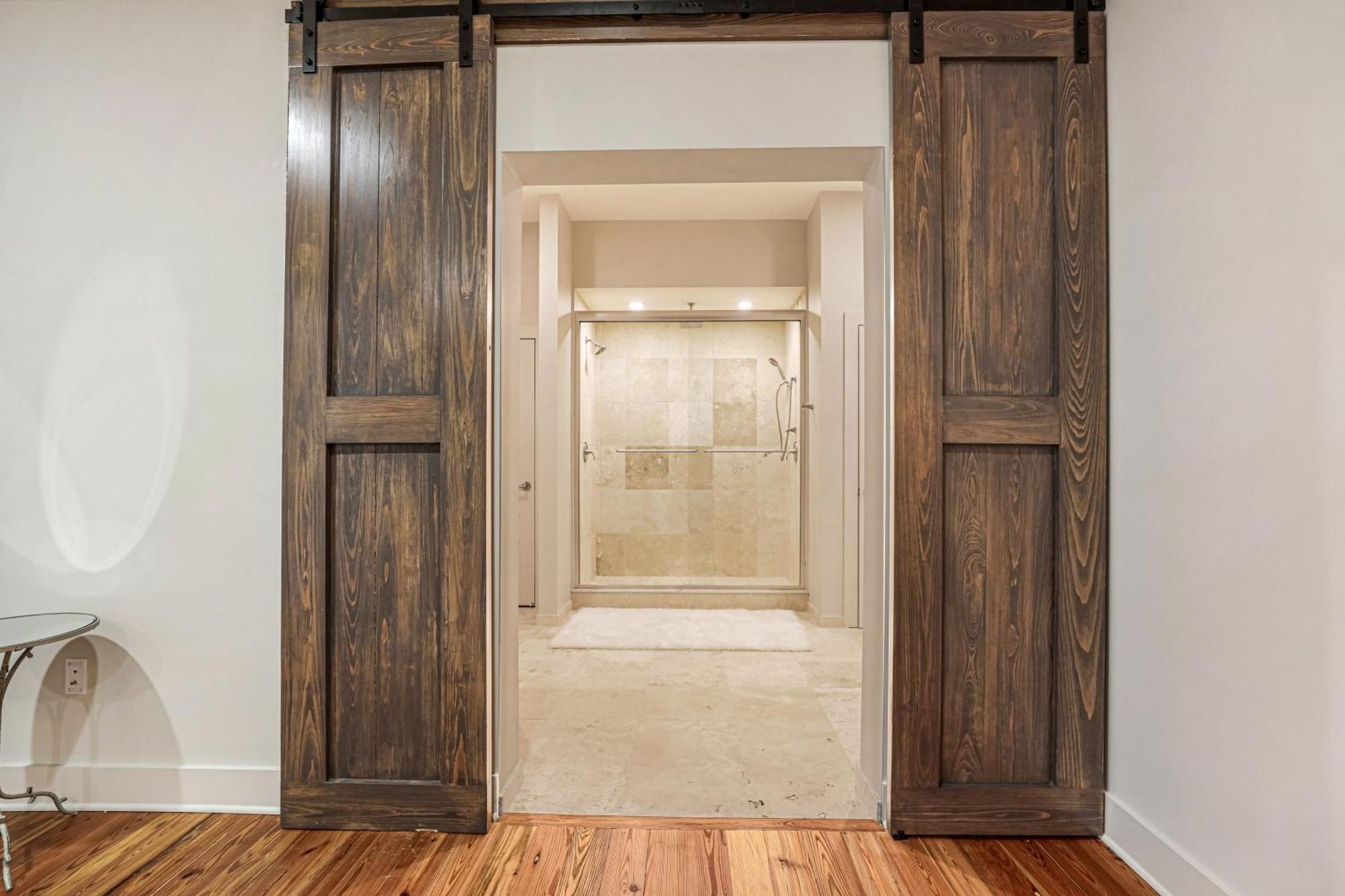 2br Spacious Downtown