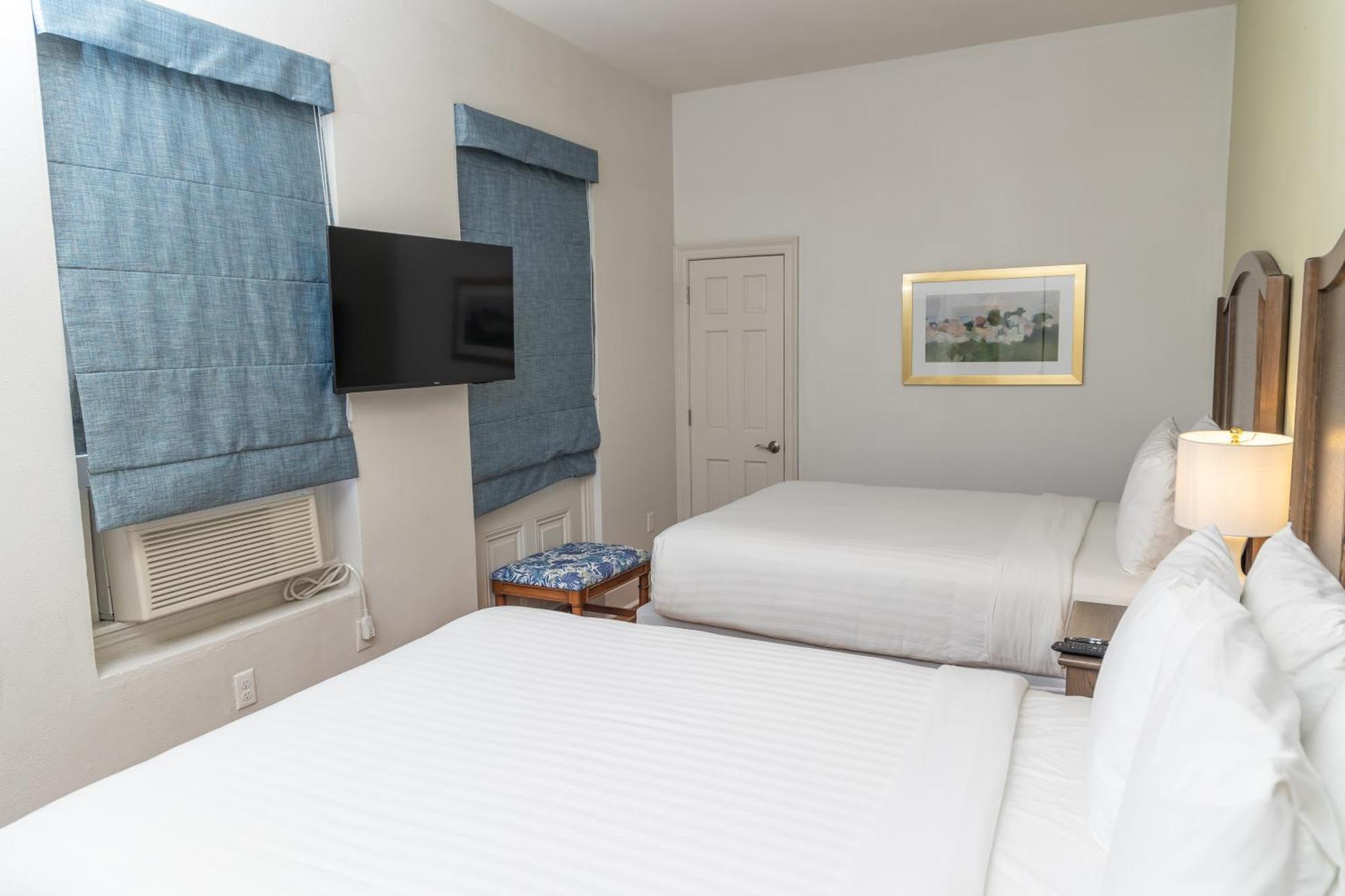 On St. Peter, A French Quarter 3* New Orleans