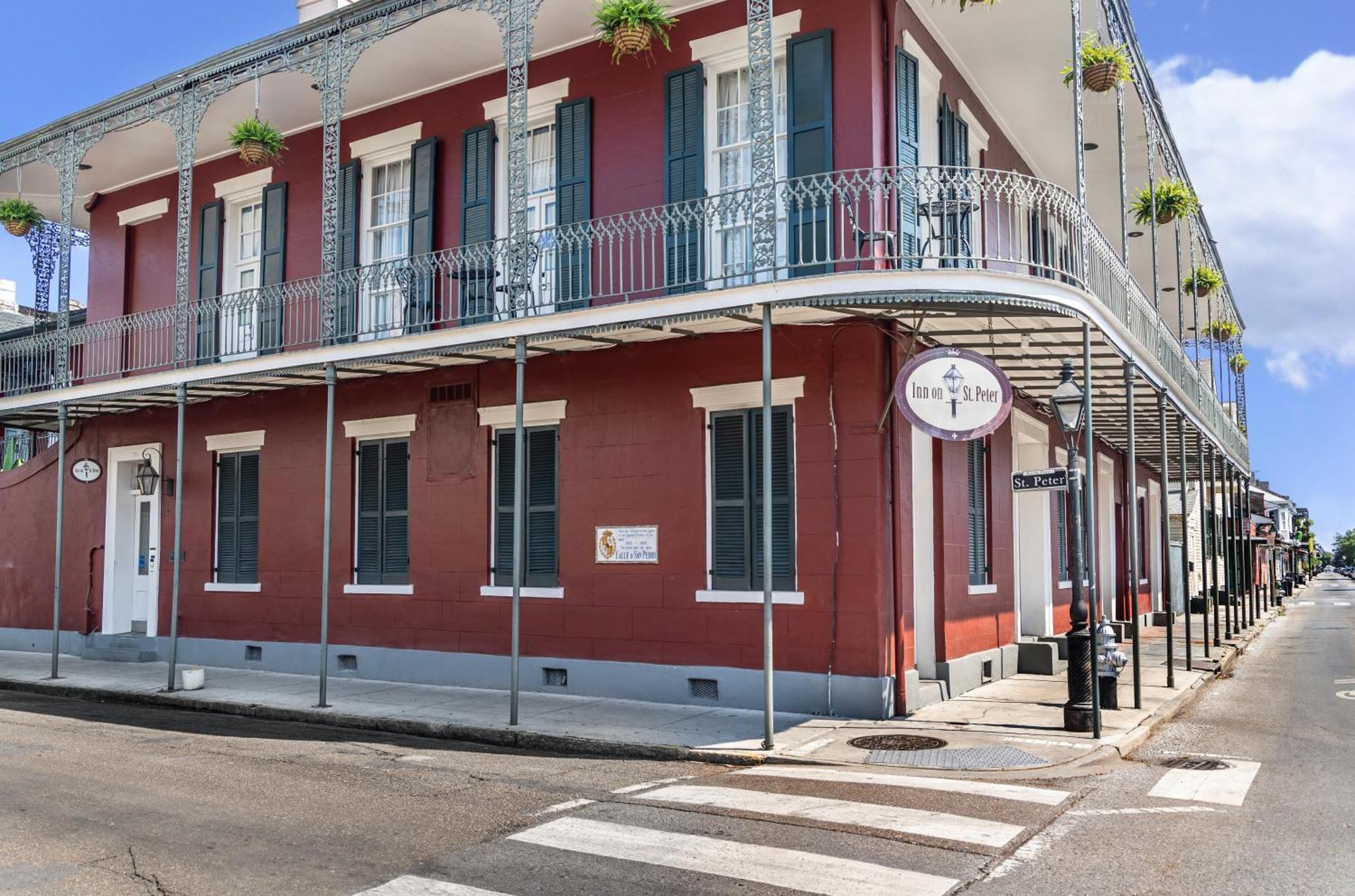 On St. Peter, A French Quarter 3*