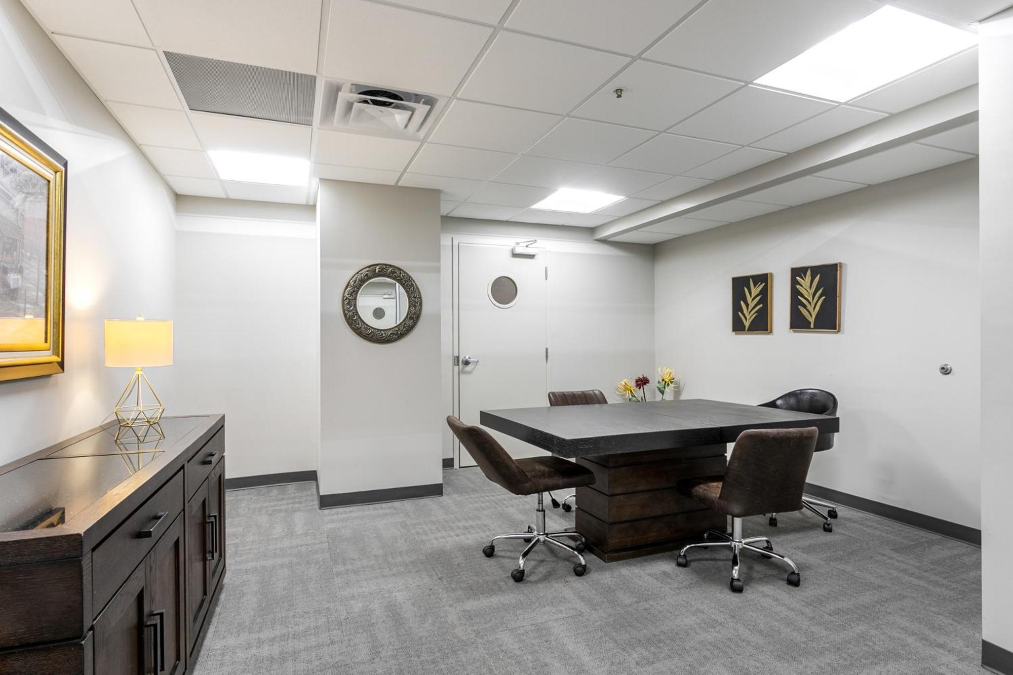 Chic Elegance In The Heart Of Nola 4-bedroom Oasis Awaits Apartment